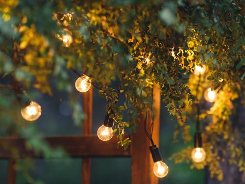 Voici un sélection d'éclairages pour sublimer son jardin !